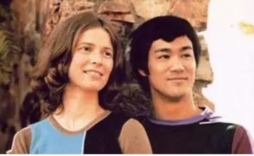 Vợ của 10 ngôi sao võ thuật nổi tiếng, ai là người đẹp nhất trong mắt bạn?