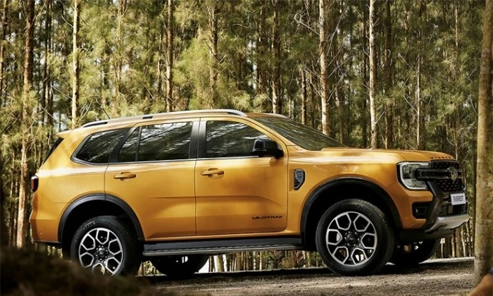 Giá lăn bánh Ford Everest cuối tháng 8/2024 kèm ưu đãi hấp dẫn, hạ gục Santa Fe và Toyota Fortuner ảnh 6