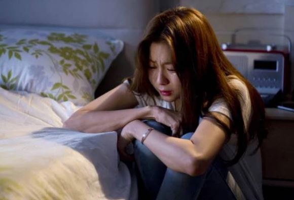 Giận chồng, tôi bỏ đi du lịch 2 ngày, nào ngờ khi về lại thấy quần áo của mình bị vứt ra ngoài sân