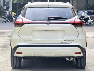 Lăn bánh 2 năm, xe hybrid Nissan Kicks rao bán với giá ngỡ ngàng