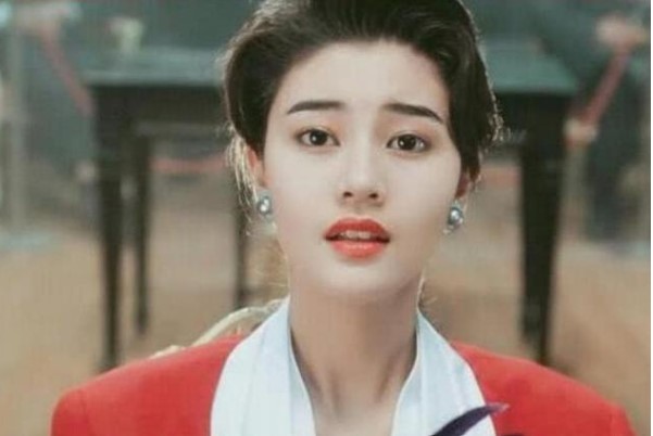 'Hoa hậu đẹp nhất Hồng Kông' Lý Gia Hân thời trẻ điên cuồng đến mức nào khi đánh Thái Thiếu Phân, ép vợ cả của nhân tình phải nhường chồng?