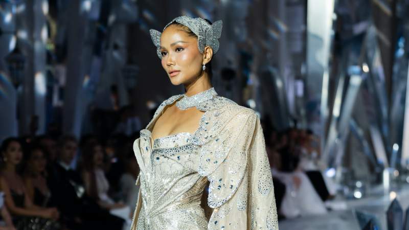 H'Hen Niê hóa 'Nữ thần bướm' kiêu hãnh diễn vedette cho Chung Thanh Phong