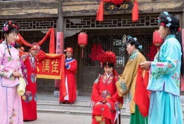 Vào thời cổ đại, điều gì sẽ xảy ra nếu một cô gái không kết hôn sau 15 tuổi? Gia đình sẽ sợ hãi!