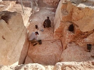 Đền thờ thứ hai của Jerusalem được xây dựng bằng những khối đá khổng lồ như thế nào?