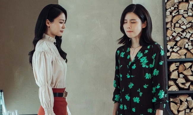 Bắt quả tang chồng ôm bồ nhí đi ăn, tôi không thèm đánh ghen mà chỉ nói 1 câu khiến tình địch ức nghẹn