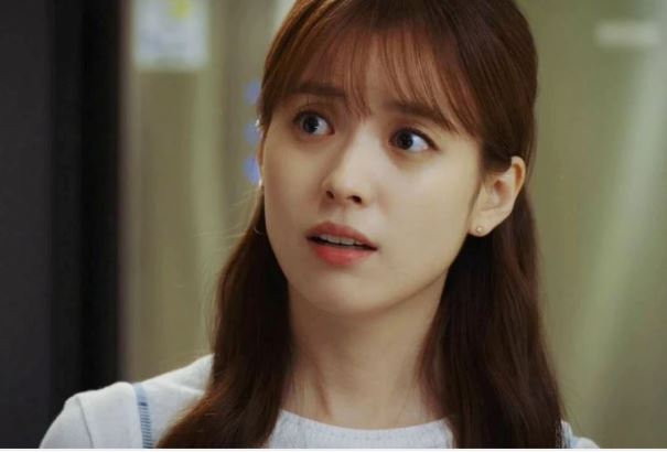 Chồng không ngớt miệng khen cô hàng xóm xinh đẹp, vợ chỉ đủng đỉnh hỏi vặn thế này mà anh ta phải hổ thẹn cúi đầu