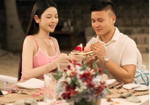 Ngoài đá bóng, Quang Hải làm gì mà giàu thế?