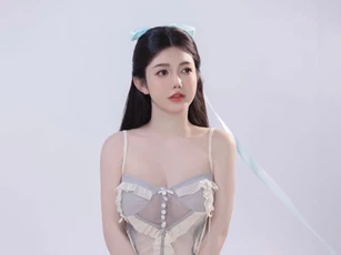 Ngắm vẻ đẹp tựa ngọc nữ của nữ DJ Bình Thuận
