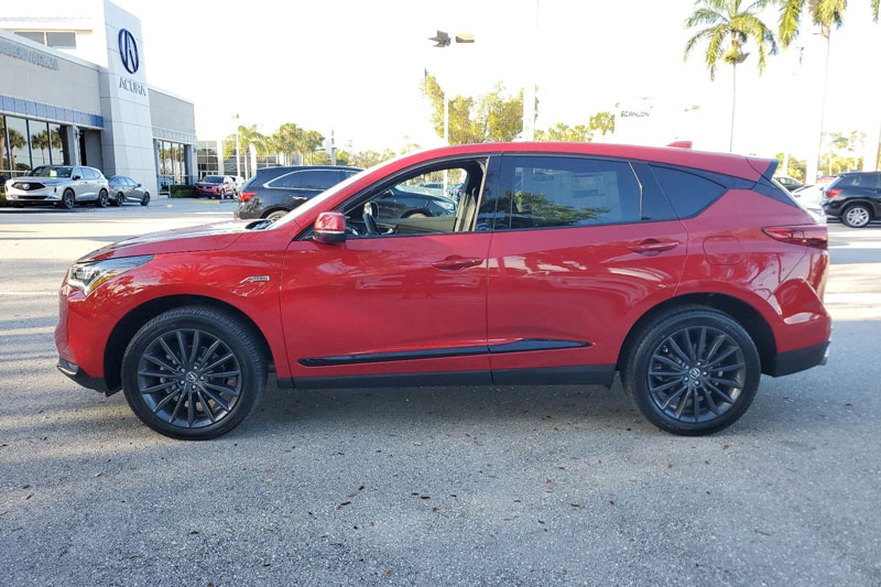 SUV ‘chất như nước cất’, công suất 272 mã lực, giá hơn 1 tỷ đồng, cạnh tranh với Mercedes-Benz GLC