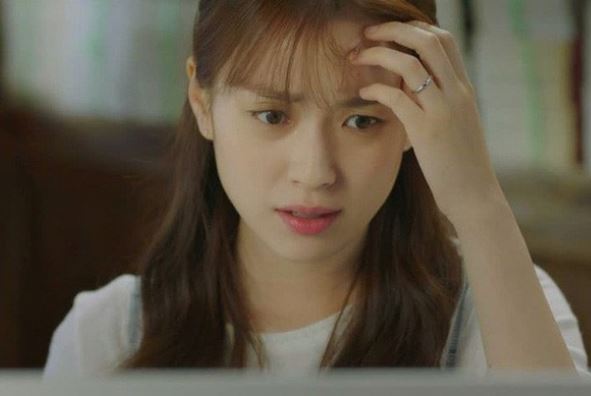 Ngủ gật cạnh đống quần áo bừa bộn, tôi bị mẹ chồng 'tặng' cho một cú tát trời giáng và màn ném vali ra khỏi nhà giữa đêm