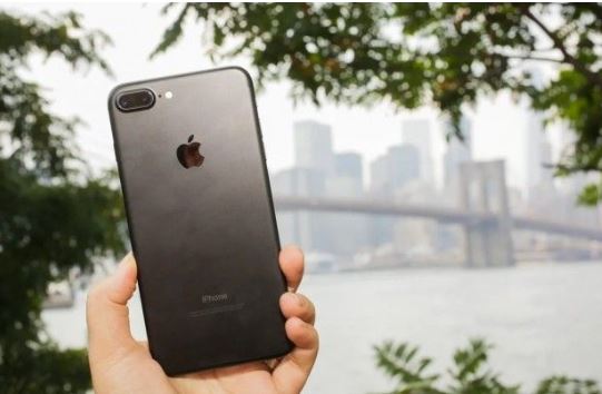 Mẫu iPhone rẻ hơn iPhone 11 tới 6 triệu, có camera zoom 2x đỉnh hơn, ngang cơ iPhone 15