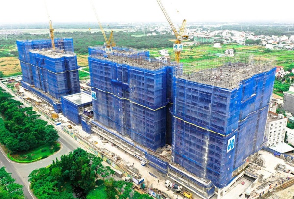 Bị nghi ngờ về khả năng hoạt động liên tục, Xây dựng Hòa Binh lên tiếng