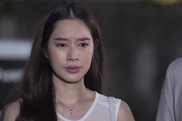 Sau khi rời khỏi tòa, chồng bất ngờ chuyển tiền vào tài khoản cho tôi 3 tỷ với lời nhắn nhủ làm tôi gục ngã