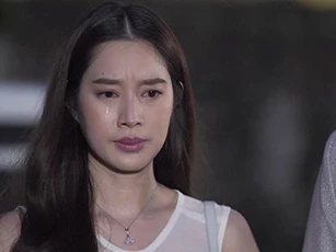 Sau khi rời khỏi tòa, chồng bất ngờ chuyển tiền vào tài khoản cho tôi 3 tỷ với lời nhắn nhủ làm tôi gục ngã