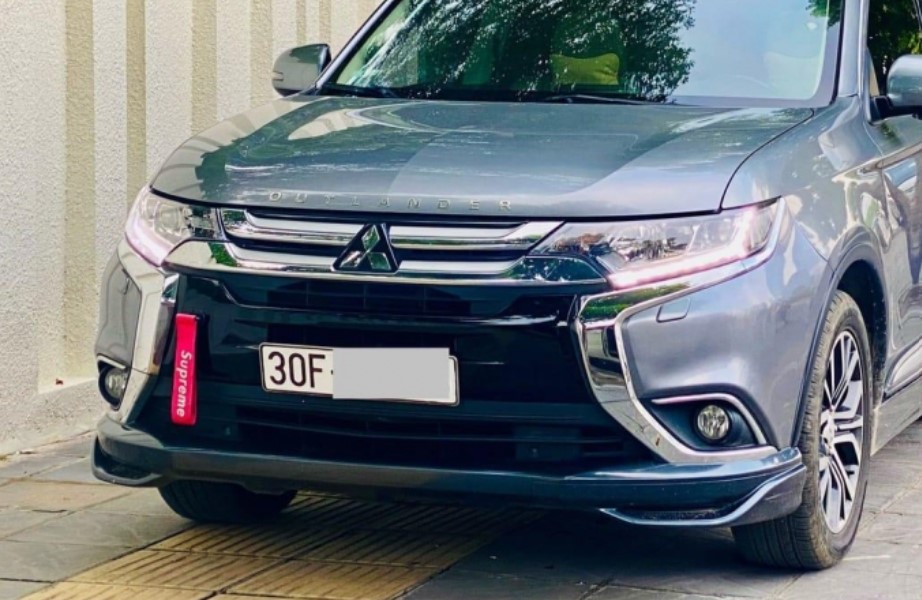 Ngỡ ngàng với giá rao bán của Mitsubishi Outlander sau 6 năm lăn bánh