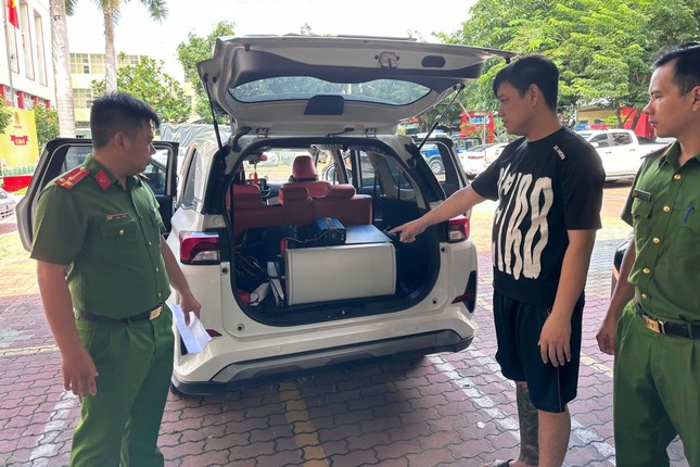 Bắt nhóm người xâm nhập mạng viễn thông trái phép ở TP Hồ Chí Minh