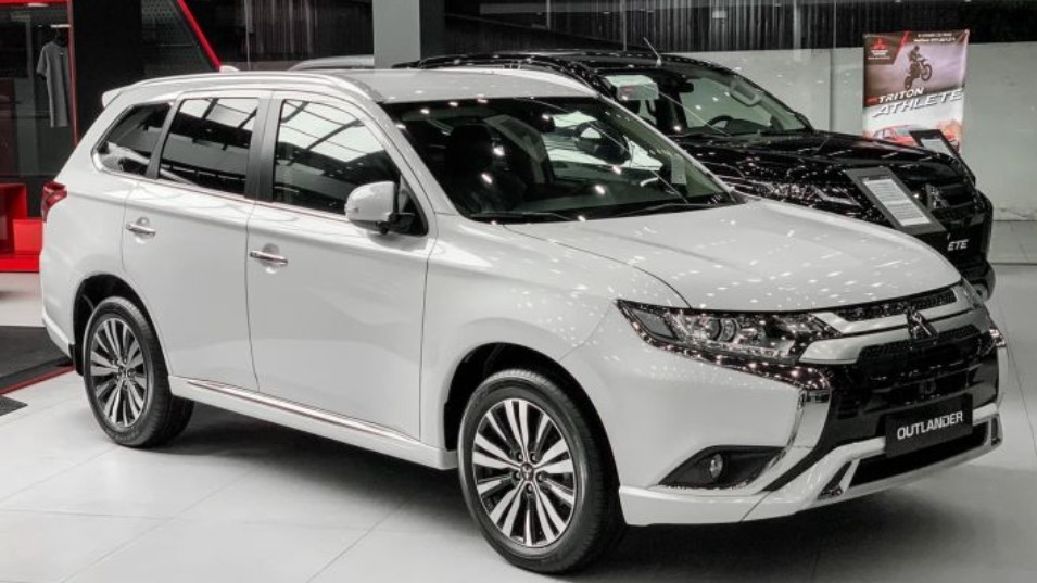 Giá lăn bánh xe Mitsubishi Outlander cuối tháng 8/2024: Ngập tràn ưu đãi, quyết ‘gạt giò’ Mazda CX-5