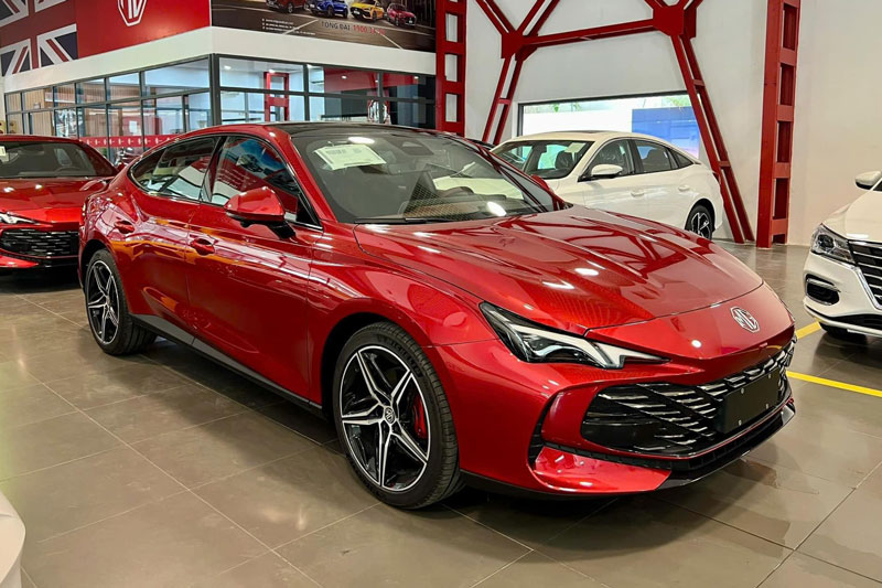 MG7 có giá lăn bánh chỉ từ 815 triệu đồng, sẵn sàng thách thức Toyota Camry