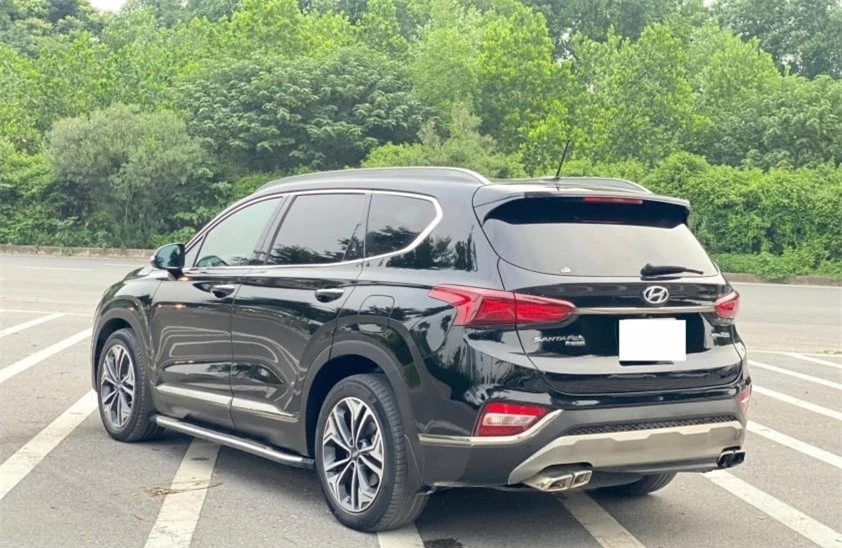 Lăn bánh 5 năm, Hyundai Santa Fe 2019 được chủ nhân rao bán lại với giá không ngờ 521028