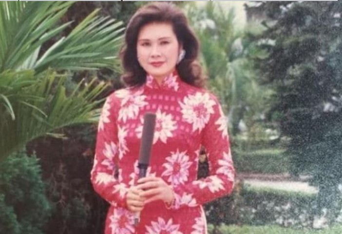 Nàng Á hậu hơn 10 năm dẫn Thời sự giờ vàng, nhìn ảnh quá khứ và hiện tại dân tình phải thốt lên: 'Xinh quá'