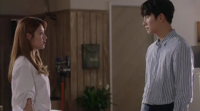 Chị dâu bỏ đi, tôi dọn dẹp phòng của anh trai thì choáng váng khi thấy que thử thai hai vạch rơi dưới gầm giường