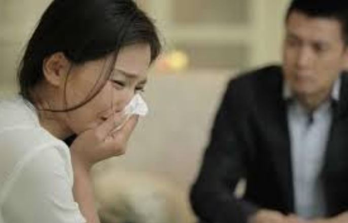 Định ly hôn chồng nhưng bố chồng hỏi một câu làm tôi tái mặt, không đủ can đảm bước ra khỏi nhà nữa