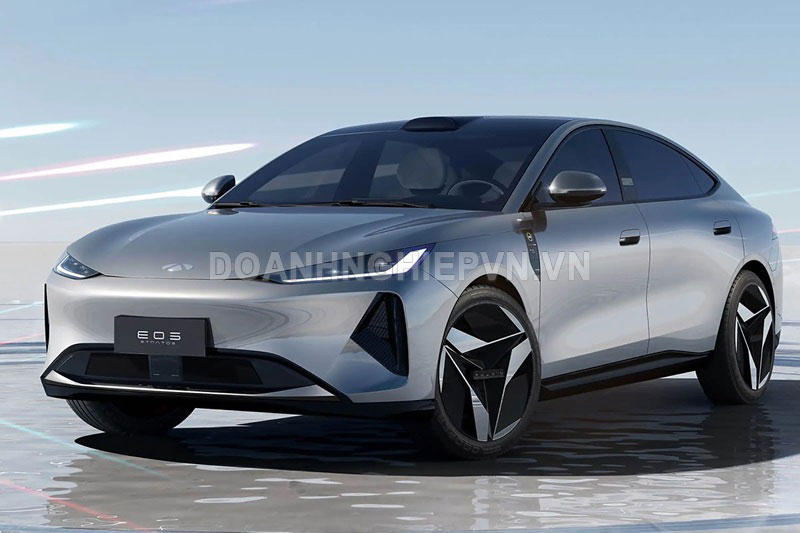 Xe sedan dài 4,8 mét, thiết kế đẹp mê ly, nội thất sang chảnh, giá 490 triệu đồng