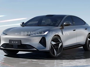 Xe sedan dài 4,8 mét, thiết kế đẹp mê ly, nội thất sang chảnh, giá 490 triệu đồng