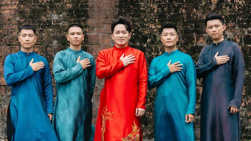 Tùng Dương và Oplus tung MV "Việt Nam muôn màu" chào mừng Quốc Khánh