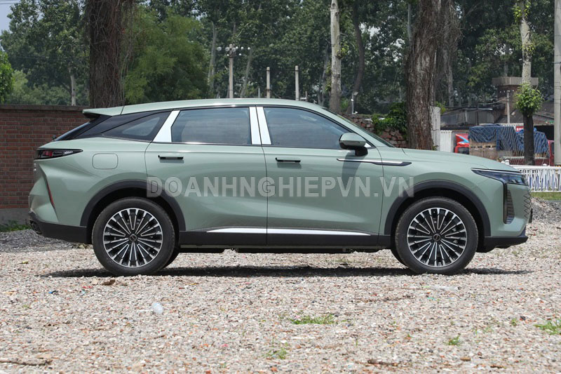 SUV công suất 610 mã lực, tiêu thụ chỉ 1,12 lít xăng/100 km, giá gần 790 triệu đồng, sẵn sàng đối đầu với Hyundai Santa Fe