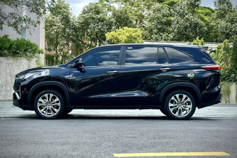 Toyota Innova Cross lăn bánh chưa đầy 1 năm lên sàn xe cũ, 'hét' giá khó tin