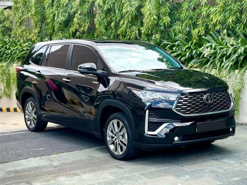 Toyota Innova Cross 2024 lăn bánh chưa đầy 1 năm lên sàn xe cũ giữ giá khó tin 521780