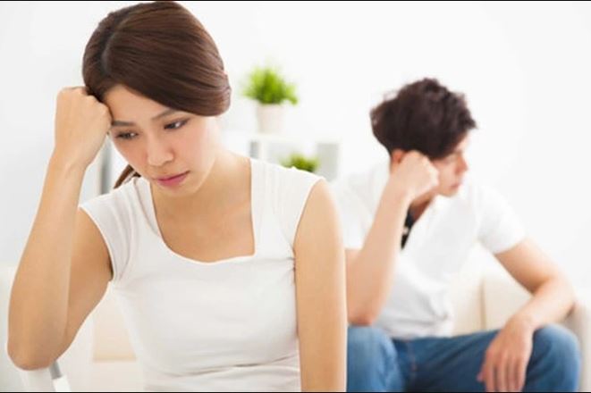 Mời đồng nghiệp nữ đến nhà chơi nhưng chồng tôi lại có hành động khiến tôi nóng mắt, đập vỡ cả bát cơm