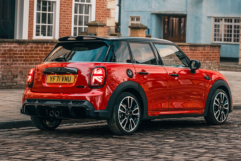 Bảng giá xe MINI tháng 8/2024