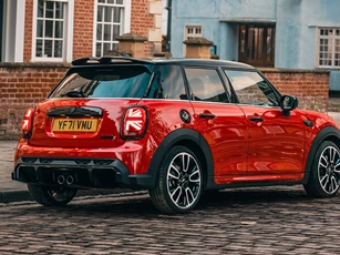 Bảng giá xe MINI tháng 8/2024