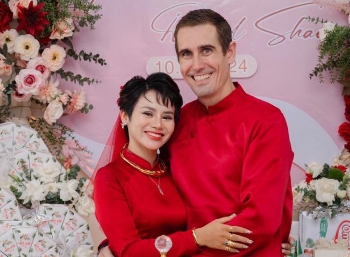 Chàng Tây “tán” cô em được cô chị, cuộc sống hôn nhân bên vợ Việt khiến nhiều người ngưỡng mộ