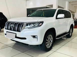 Toyota Land Crusier Prado lăn bánh 3 năm rao bán với giá gần bằng xe mới