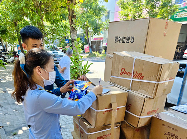 Tết Trung thu đang đến gần, Đà Nẵng liên tiếp phát hiện bánh kẹo nhập lậu