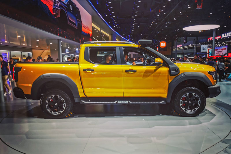 Xe bán tải dành cho dân mê off-road, thiết kế đẹp mê ly, giá hơn 580 triệu đồng