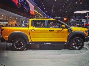 Xe bán tải dành cho dân mê off-road, thiết kế đẹp mê ly, giá hơn 580 triệu đồng