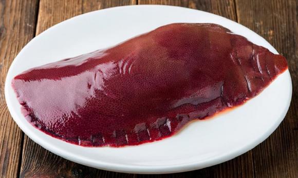 Rửa gan lợn bằng nước tương đương với việc ăn phải độc tố, đầu bếp nhà hàng dạy bạn một mẹo, gan lợn sạch độc tố