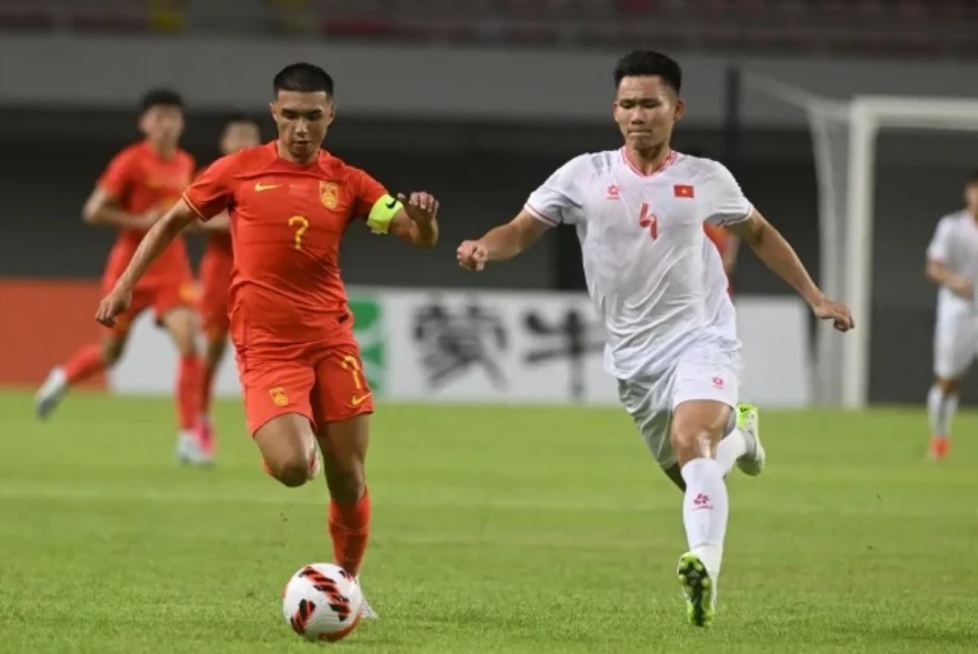 Báo Trung Quốc: 'Đội chúng ta thắng Việt Nam nhờ may mắn hết!'