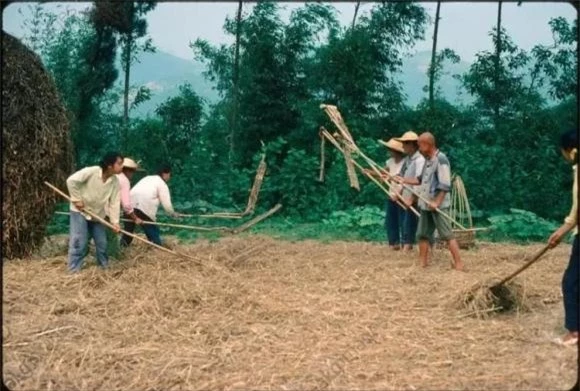 đàn ông, đàn bà, người xưa, cổ nhân, cổ nhân dạy, đàn ông sợ 3 miệng ăn, đàn bà sợ 3 miệng mặc