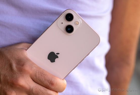 Giá đập hộp iPhone 13 xuyên thủng sàn tháng 9, có thể trở thành vua iPhone giá rẻ mới của Apple