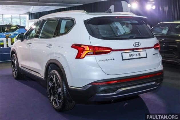 Quên Toyota Fortuner đi, Hyundai Santa Fe 2024 trình làng với giá hấp dẫn, đẹp át vía Ford Everest ảnh 2