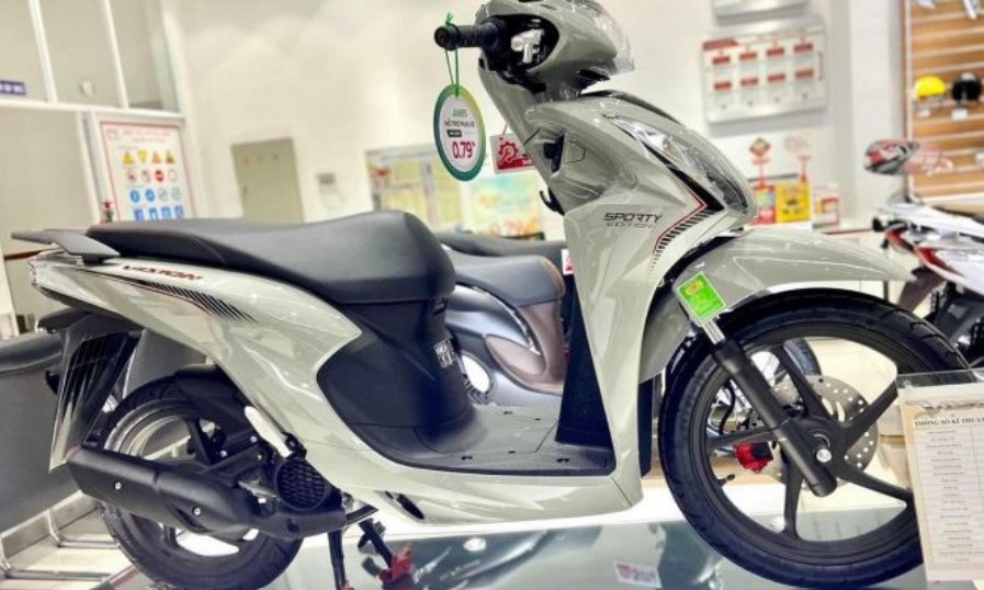 Giá xe Honda Vision tháng 9/2024 giảm cực mạnh, giá rẻ như Future hút sinh viên đầu năm học mới
