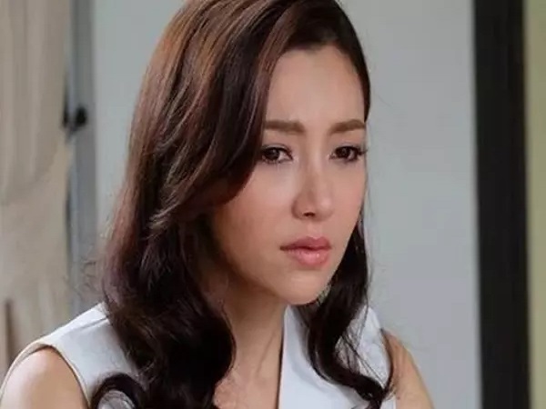 Chú rể ôm vàng bỏ trốn trong đêm tân hôn khiến cô dâu đau đớn vật vã, sáng ra còn tiếp tục nhận thông tin sốc từ người chồng mới cưới