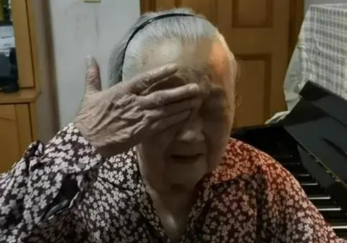 Sự thật bất ngờ cụ ông 94 tuổi tặng giúp việc 7 tỷ đồng, cụ bà phẫn nộ kiện ra toà