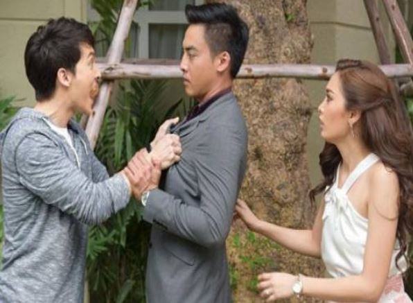 Ly hôn chồng ném cho tôi vài đồng lẻ đi xe buýt, nhưng không ngờ cảnh tượng phía sau lại khiến anh chết đứng, miệng lắp bắp chẳng thành lời