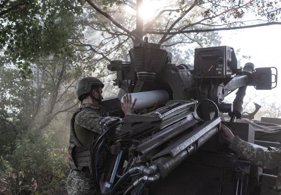 Ph&#xE1;p d&#xF9;ng ti&#x1EC1;n c&#x1EE7;a Nga mua v&#x169; kh&#xED; cho Ukraine